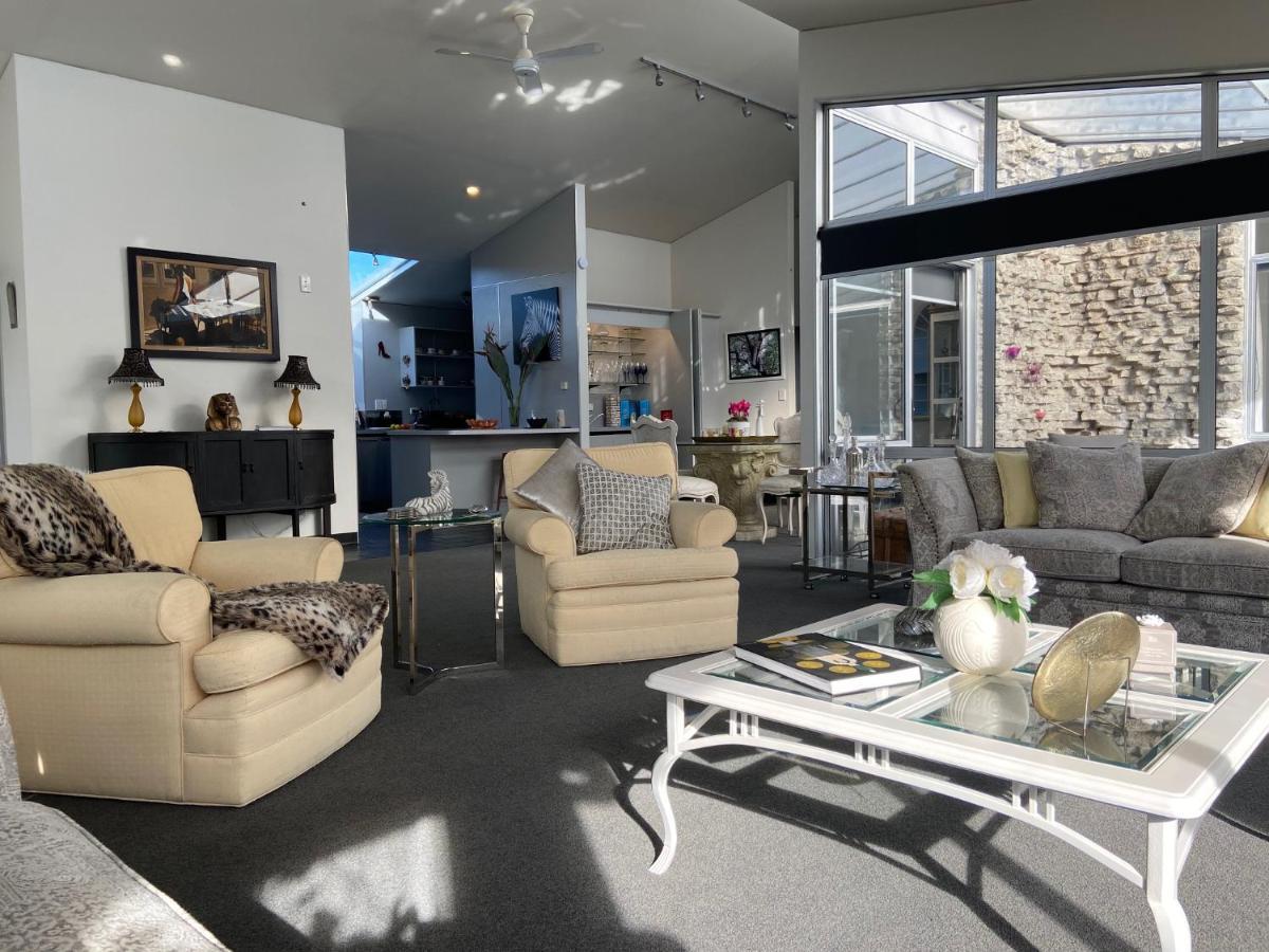 Maison Blue - Chic Inner City Townhouse 纳皮尔 外观 照片