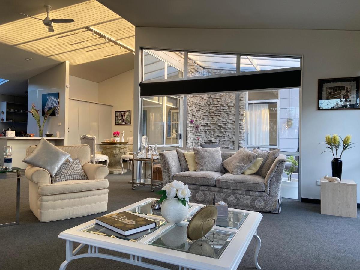 Maison Blue - Chic Inner City Townhouse 纳皮尔 外观 照片